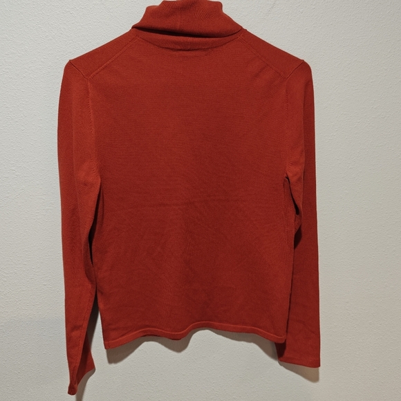 NWOT Aritzia Babaton Leonara Ruched Turtle Neck Sweater Medium Burnt Orange - Picture 2 of 6